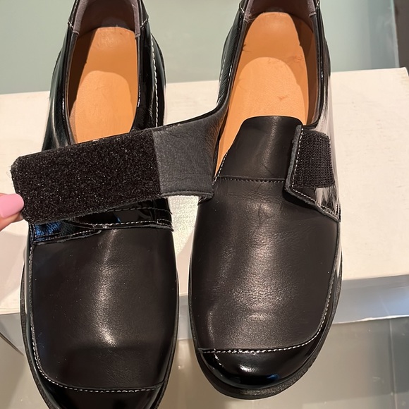 Black matte/shiny flats on velcro - Picture 6 of 8